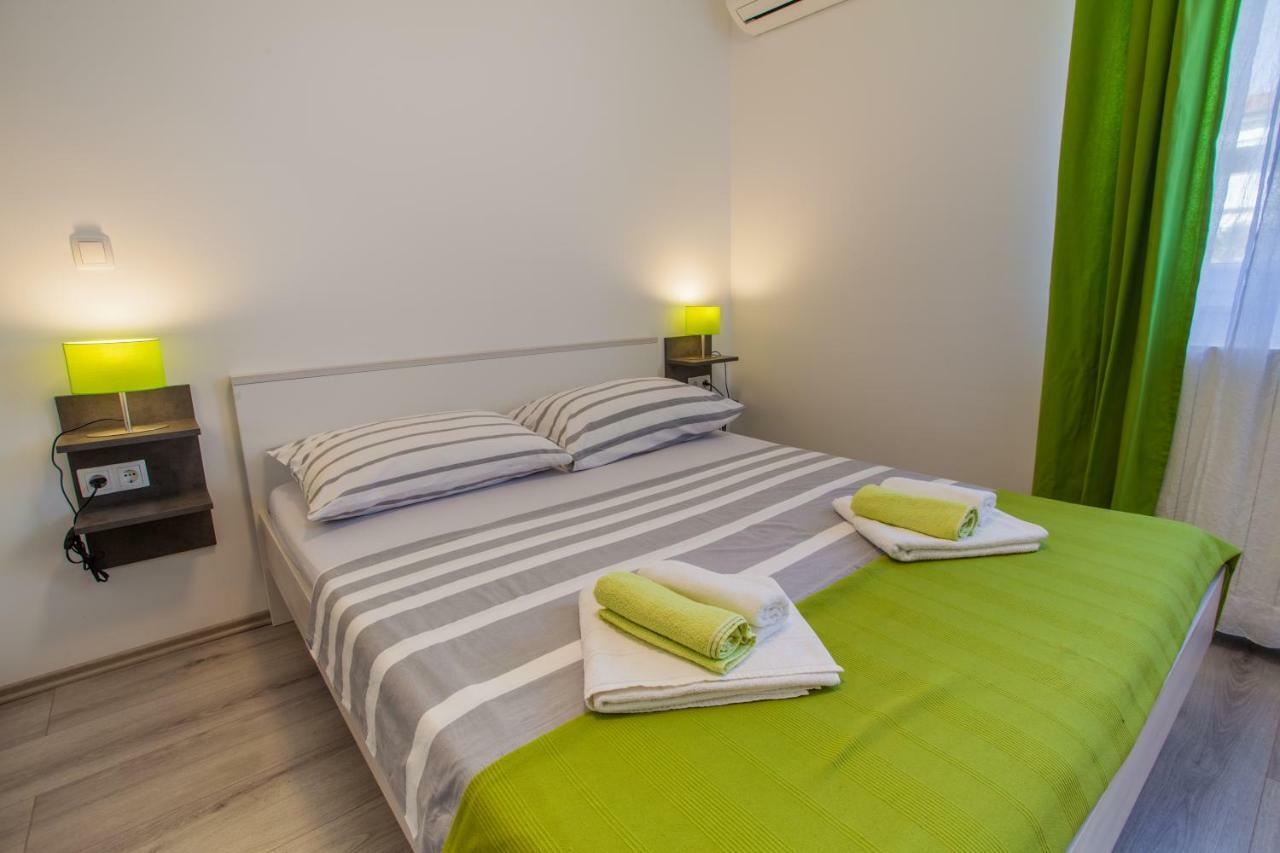 Room Elelina Cres Exterior photo